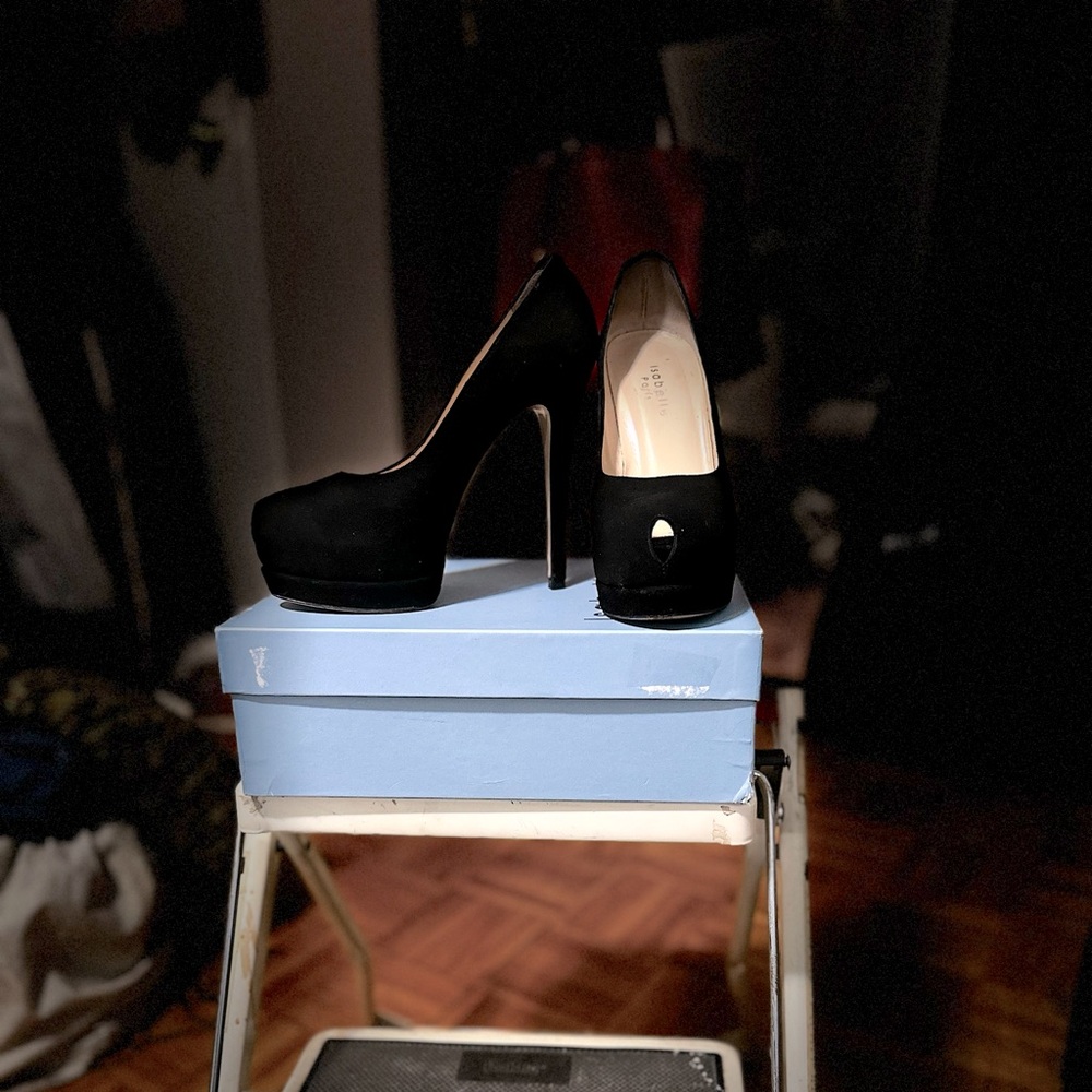 Isabelle Paris Black Suède Platform Peep-toe Pumps
